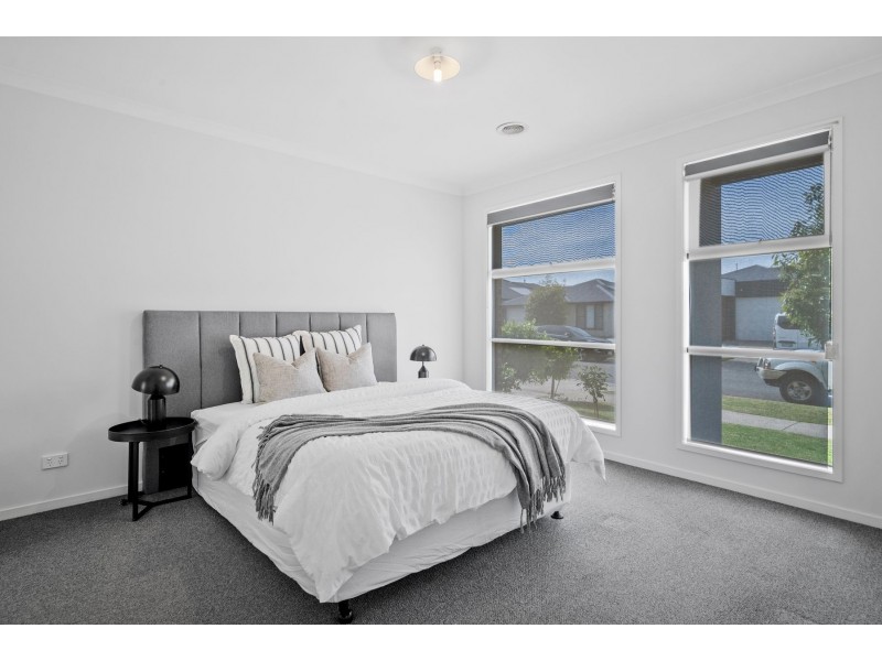 21 Thornbury Street, Donnybrook VIC 3064