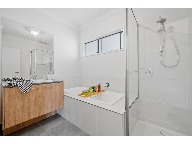 21 Thornbury Street, Donnybrook VIC 3064