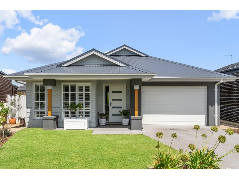 9 Pinot Crescent, Wollert VIC 3750