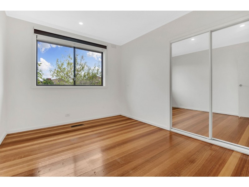 4 Marlock Close, Thomastown VIC 3074