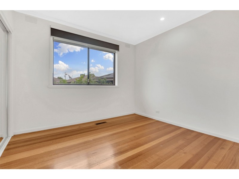 4 Marlock Close, Thomastown VIC 3074