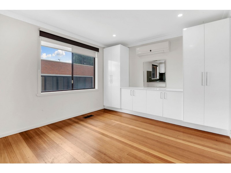 4 Marlock Close, Thomastown VIC 3074