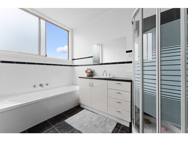 29 Bramble Crescent, Bundoora VIC 3083