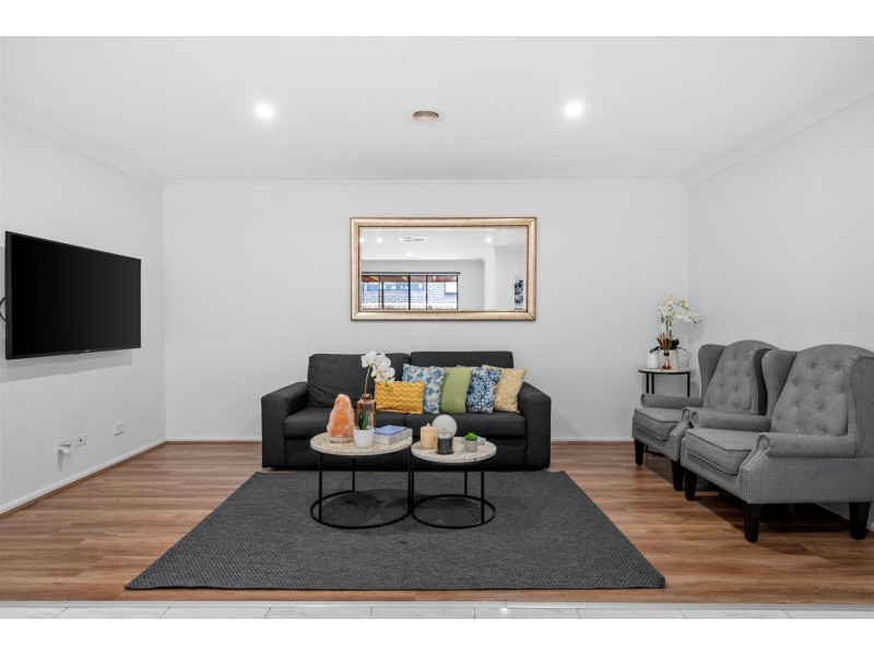 27 Burrora Way, Craigieburn VIC 3064