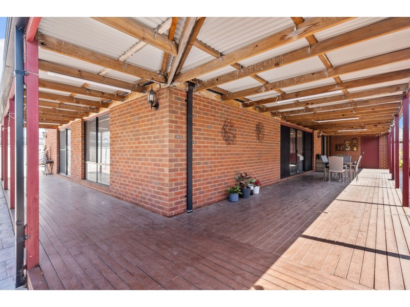 27 Burrora Way, Craigieburn VIC 3064