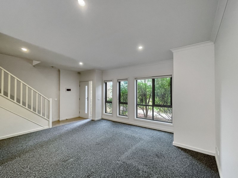32 Lawn Walk, Mernda VIC 3754
