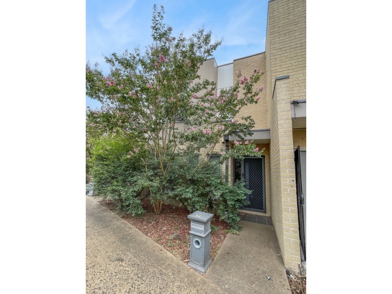 32 Lawn Walk, Mernda VIC 3754