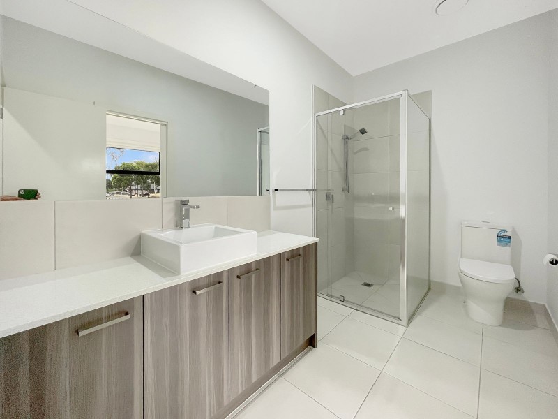 2/12 Northside Drive, Wollert VIC 3750