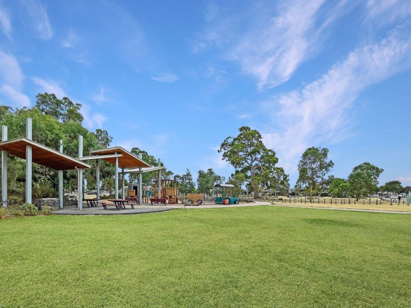 2/12 Northside Drive, Wollert VIC 3750