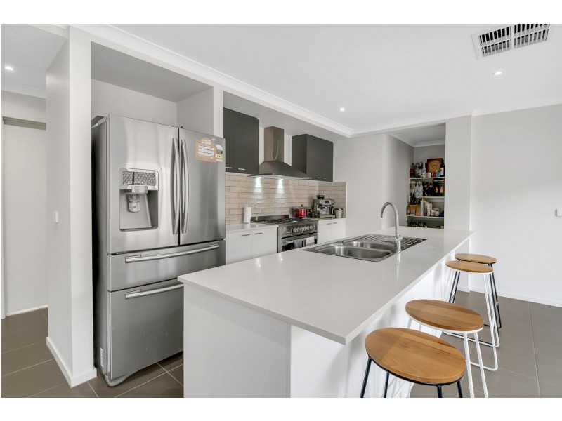 6 Wollemi Avenue, Wollert VIC 3750