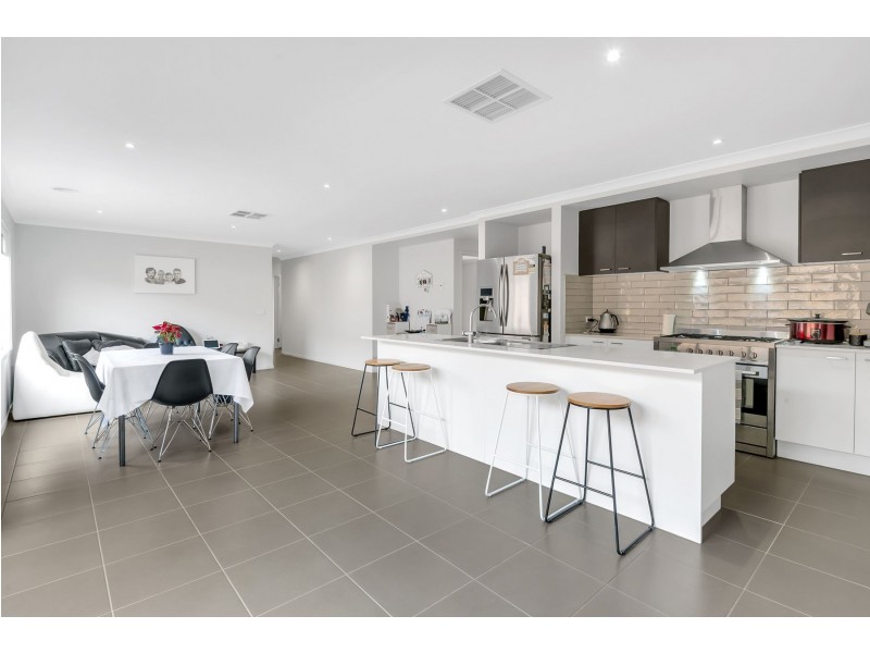 6 Wollemi Avenue, Wollert VIC 3750