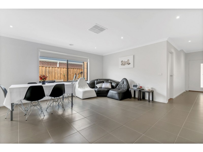 6 Wollemi Avenue, Wollert VIC 3750