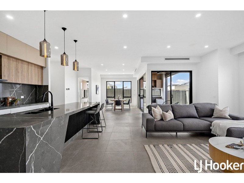 1 Selene Way, Greenvale VIC 3059