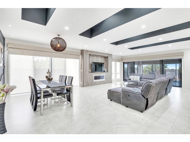 42 Rhone Drive, Wollert VIC 3750