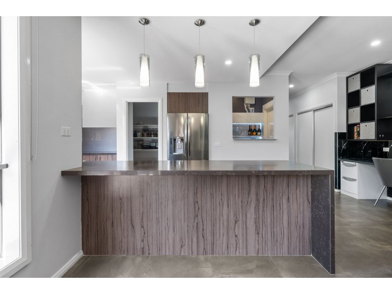 19 Overnewton Way, Wollert VIC 3750