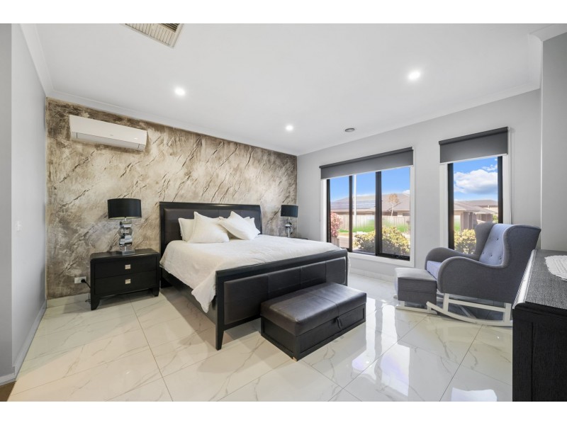 19 Overnewton Way, Wollert VIC 3750