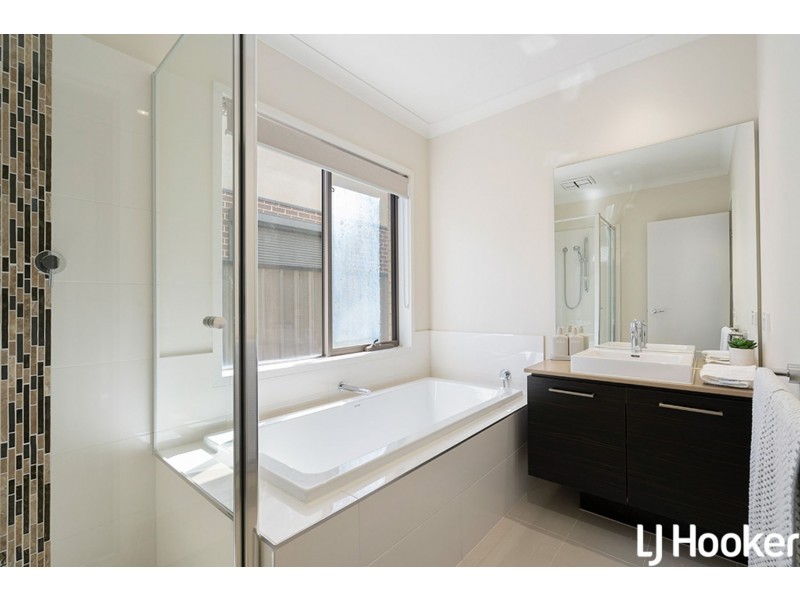 42 Alma Road, Wollert VIC 3750