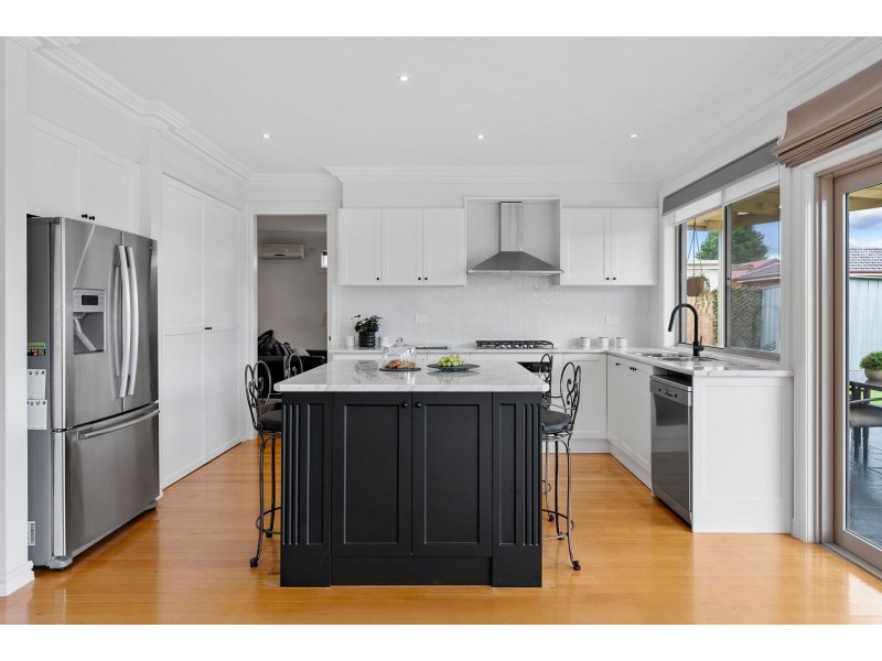 36 Saunders Crescent, Epping VIC 3076