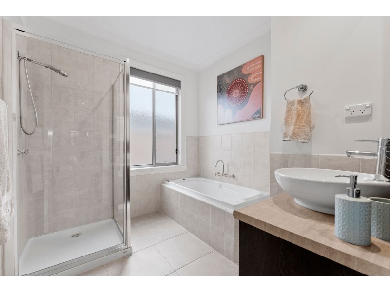 36 Saunders Crescent, Epping VIC 3076