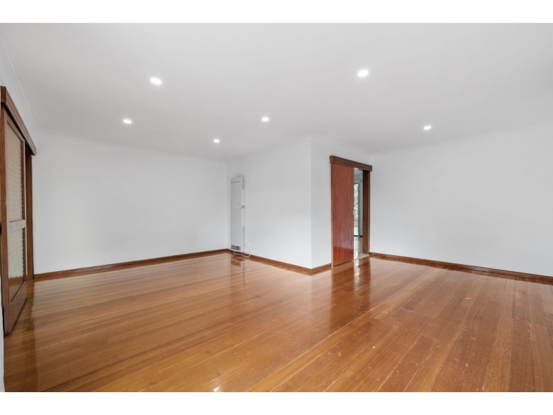 15 Rosemary Drive, Lalor VIC 3075