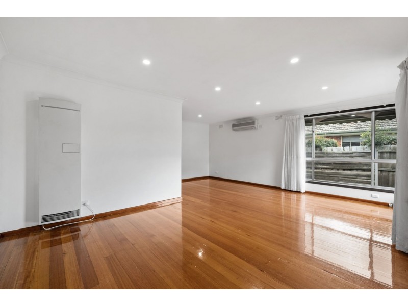 15 Rosemary Drive, Lalor VIC 3075