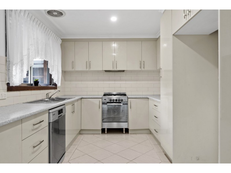 15 Rosemary Drive, Lalor VIC 3075