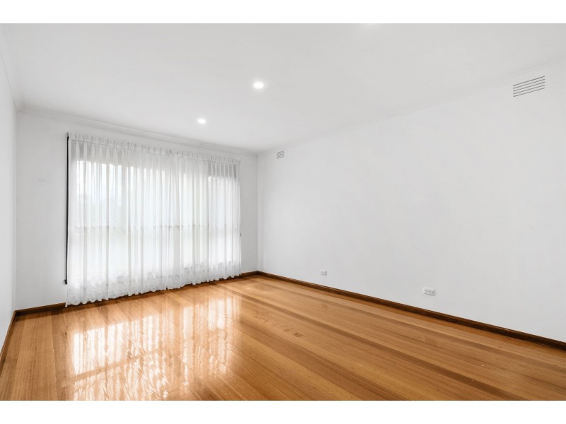 15 Rosemary Drive, Lalor VIC 3075