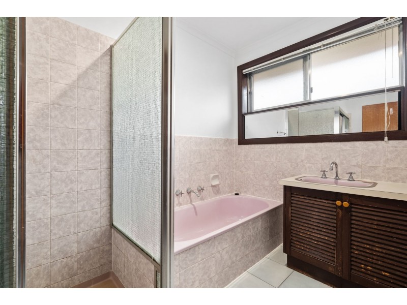15 Rosemary Drive, Lalor VIC 3075