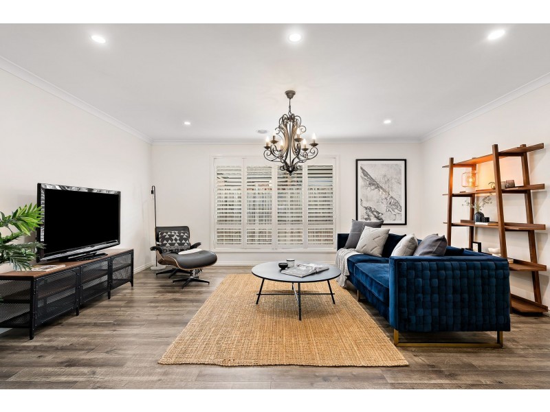 11 Clarence Way, South Morang VIC 3752