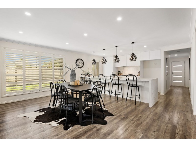 11 Clarence Way, South Morang VIC 3752