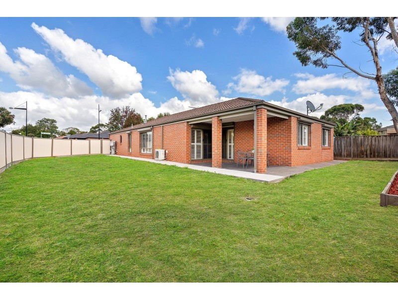 11 Clarence Way, South Morang VIC 3752