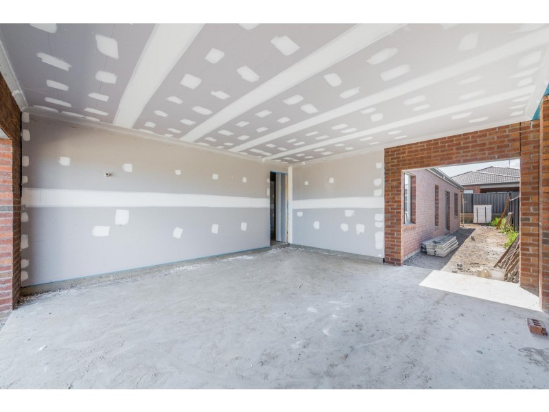 102 Langdon Drive, Mernda VIC 3754