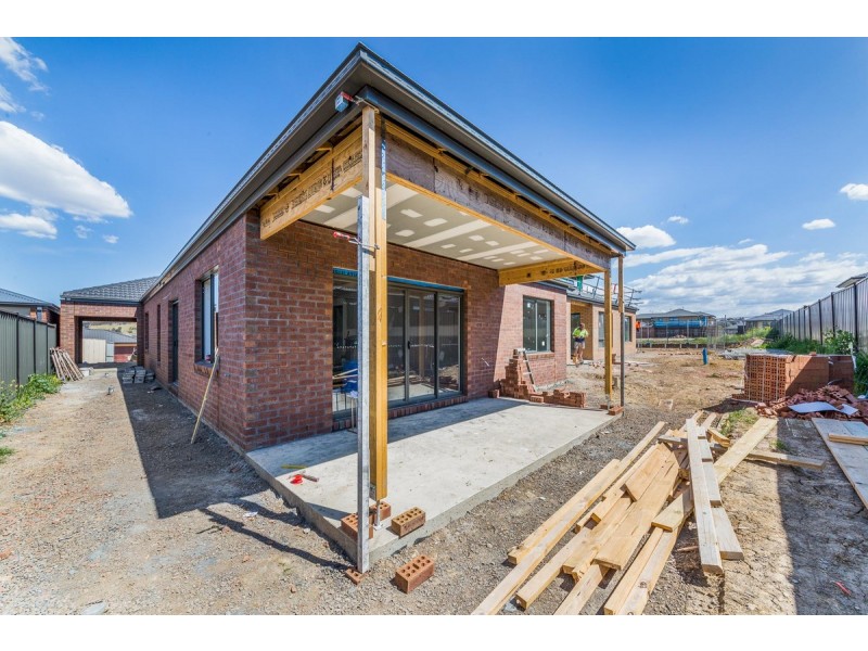 102 Langdon Drive, Mernda VIC 3754