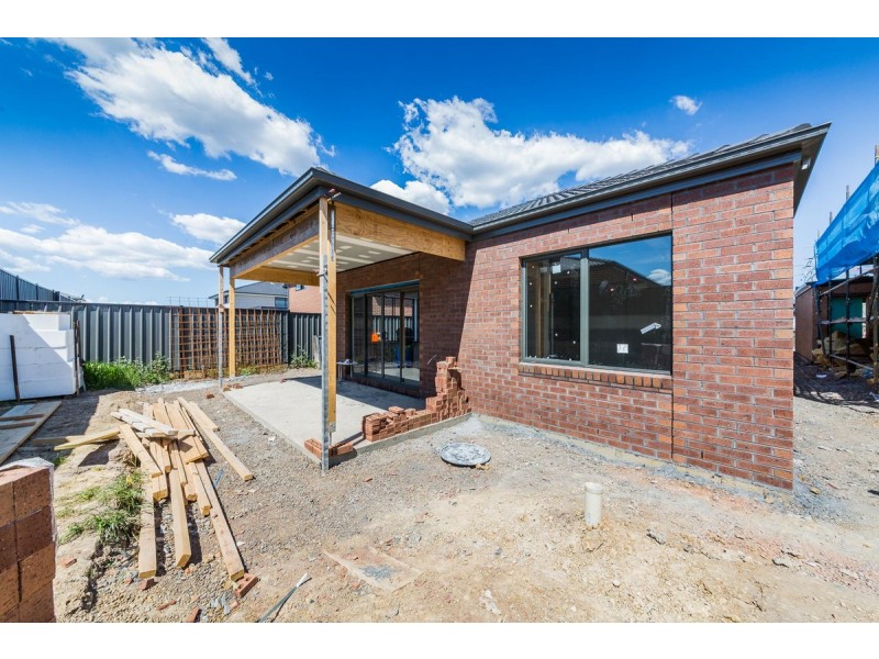 102 Langdon Drive, Mernda VIC 3754