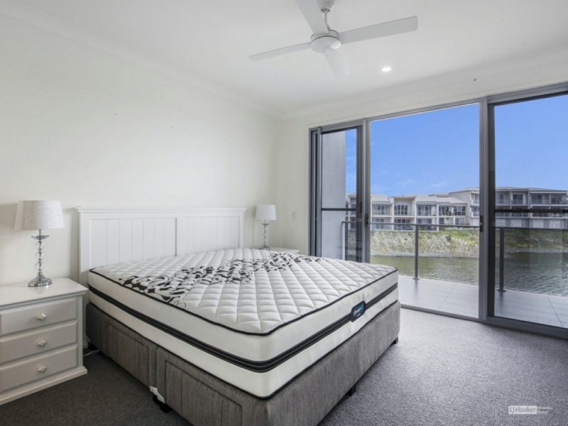 18/3028 The Boulevard, Carrara QLD 4211