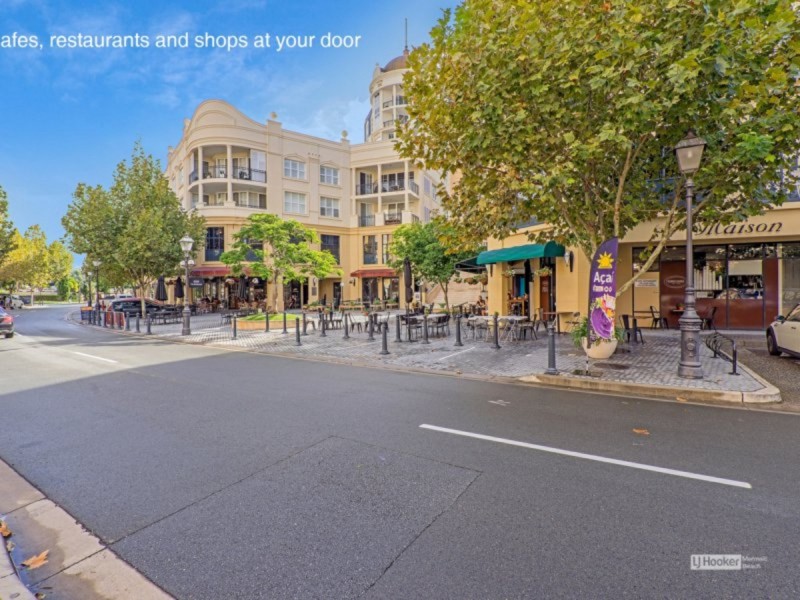 18/3028 The Boulevard, Carrara QLD 4211