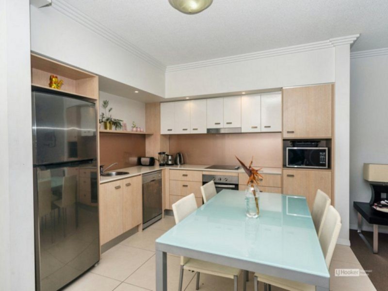 102/1-7 Moores Crescent, Varsity Lakes QLD 4227
