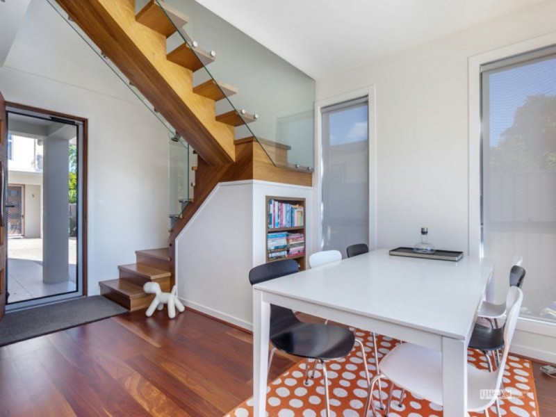 1/44 Blake Street, Southport QLD 4215