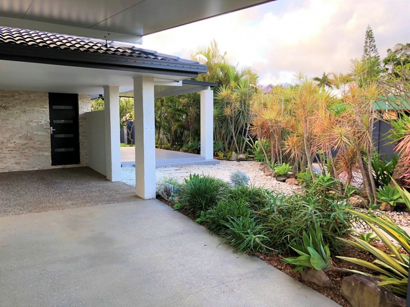 1 Tekapo Street, Broadbeach Waters QLD 4218