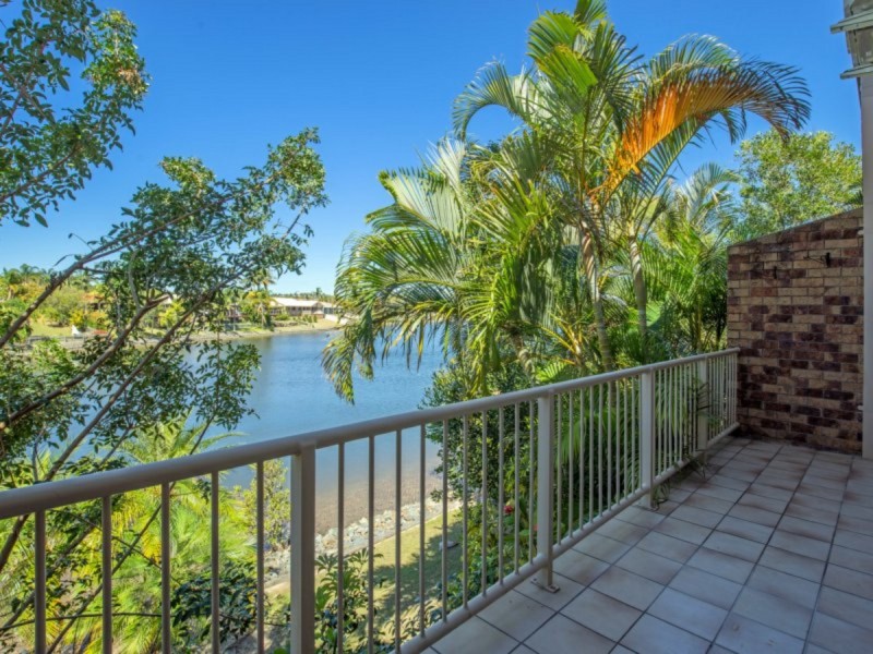 3/4 Lowood Court, Varsity Lakes QLD 4227