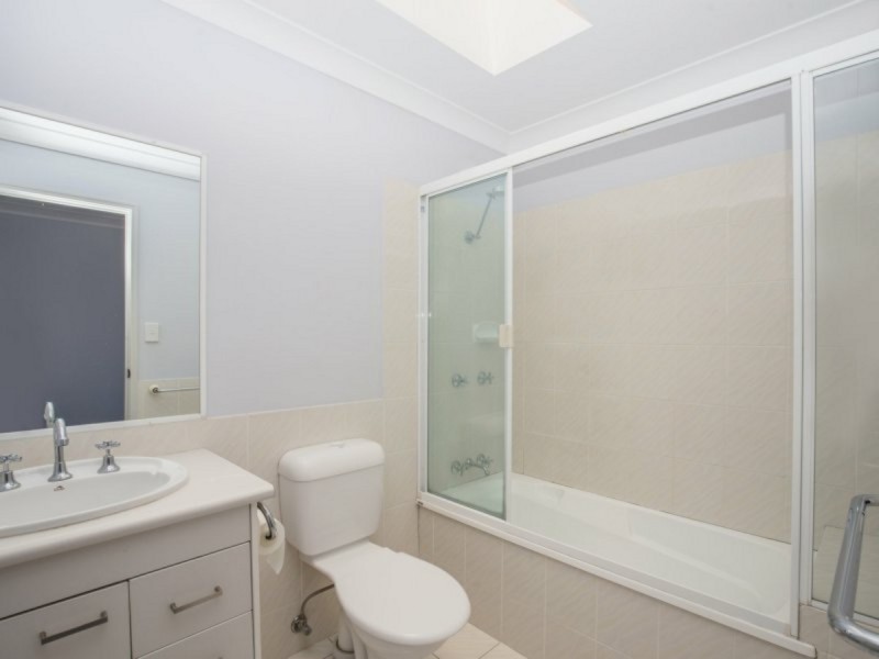 3/4 Lowood Court, Varsity Lakes QLD 4227