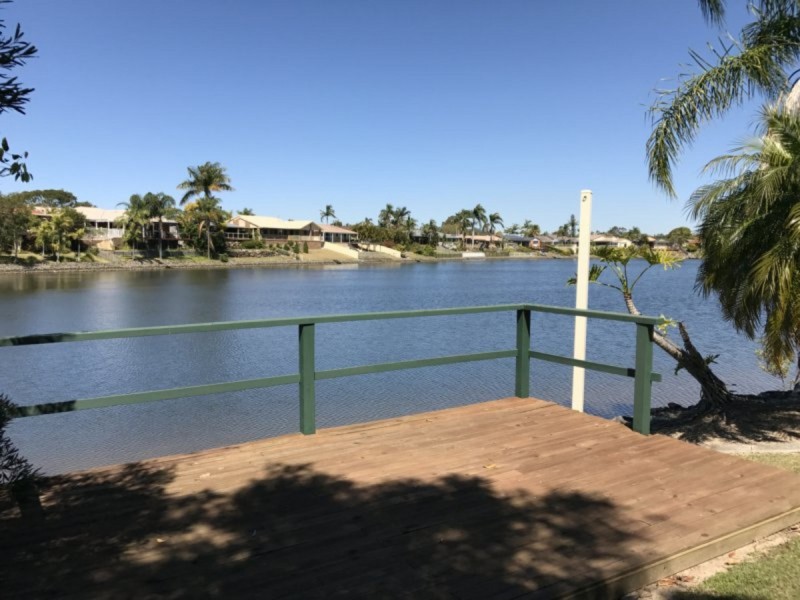 3/4 Lowood Court, Varsity Lakes QLD 4227