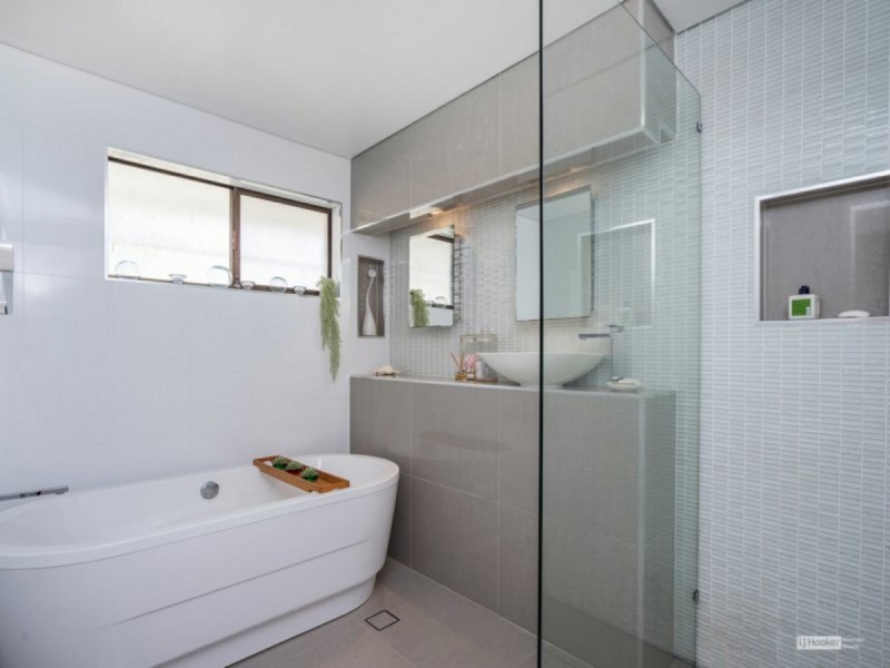 1 Tekapo Street, Broadbeach Waters QLD 4218