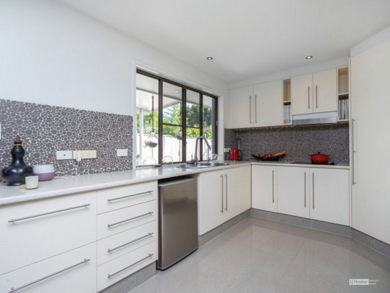 1 Tekapo Street, Broadbeach Waters QLD 4218