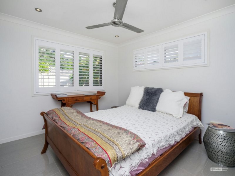 1 Tekapo Street, Broadbeach Waters QLD 4218