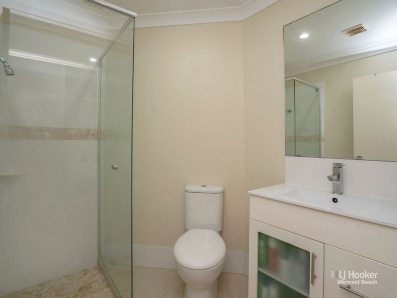 2/119 Minnie Street, Southport QLD 4215
