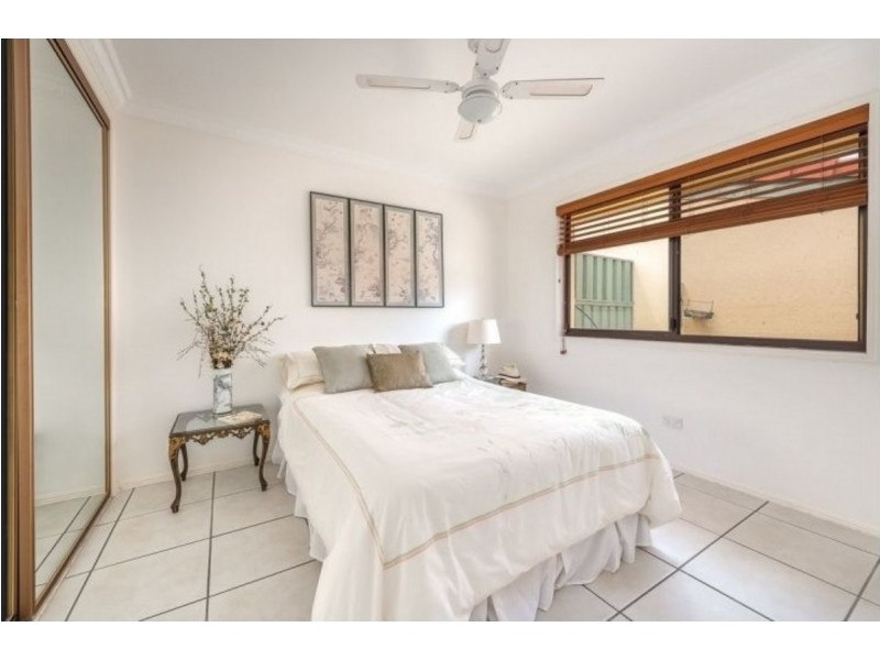 7/8 Dunlop Court, Mermaid Waters QLD 4218