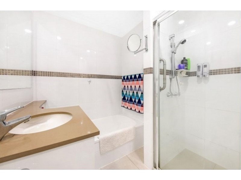 7/8 Dunlop Court, Mermaid Waters QLD 4218