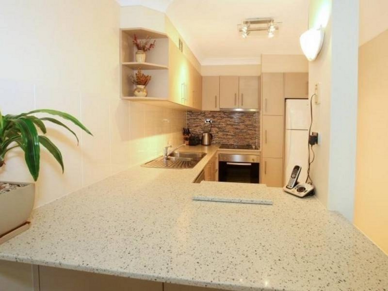 8/77 Government Road, Labrador QLD 4215