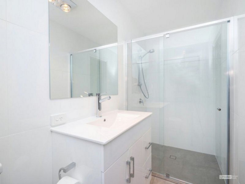 1/117 Eugaree Street, Southport QLD 4215